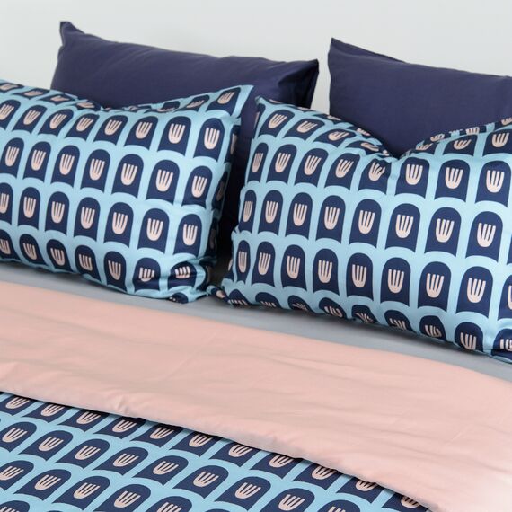 Комплект постельного белья двусторонний из сатина розового и голубого цветов с принтом Blossom time из коллекции Cuts&Pieces, изображение 8