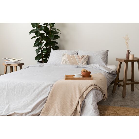 Комплект постельного белья из сатина с жаккардовым рисунком Ягоды тайги из коллекции Russian North, 150х200 см, изображение 2