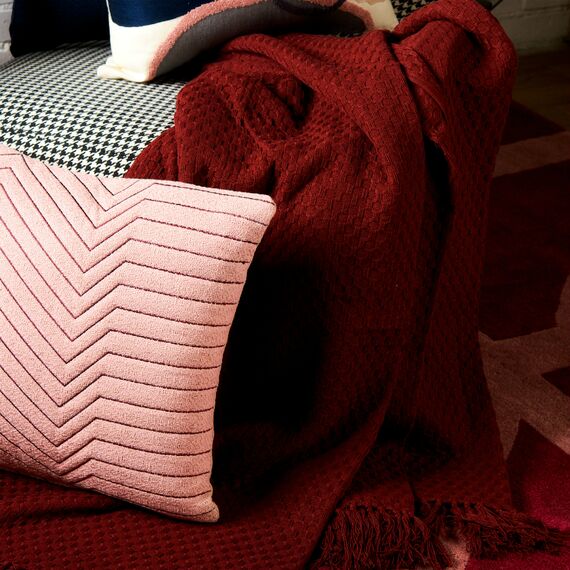 Покрывало вафельное бордового цвета из коллекции Essential, 230х250 см, изображение 4