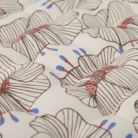 Подушка на стул из хлопка молочного цвета с принтом Цветы из коллекции Prairie, 40х40 см, изображение 6