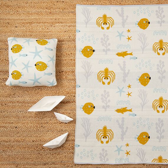 Подушка декоративная с принтом Oceania world из коллекции Tiny world 35х35 см, изображение 5