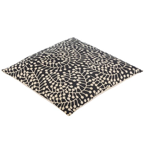 Подушка декоративная черного цвета с принтом Спелая Смородина из коллекции Scandinavian touch, 45х45 см, изображение 3