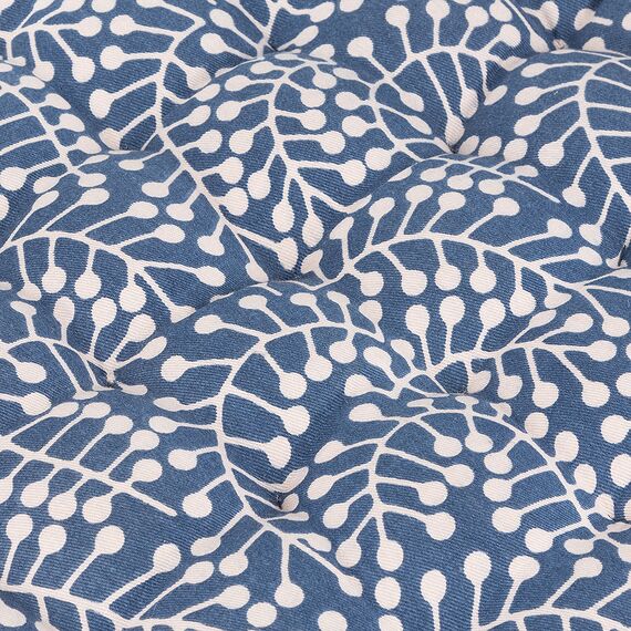 Подушка на стул темно-синего цвета с принтом Спелая Смородина из коллекции Scandinavian touch, 40х40 см, изображение 6