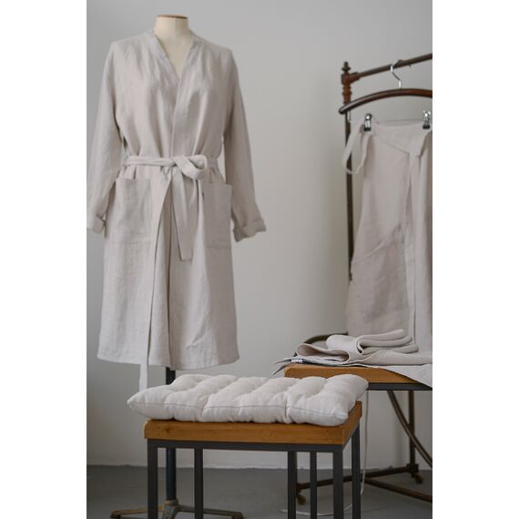 Подушка стеганая на стул из умягченного льна бежевого цвета Essential, 40х40 см, изображение 6