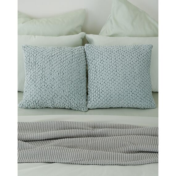 Подушка декоративная стеганая из хлопкового бархата мятного цвета из коллекции Essential, 45х45 см, изображение 14