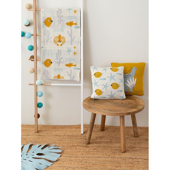 Подушка декоративная с принтом Oceania world из коллекции Tiny world 35х35 см, изображение 2