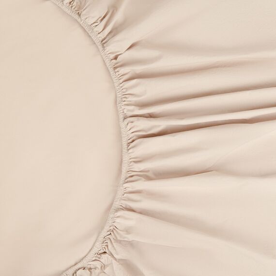 Простыня на резинке бежевого цвета из органического стираного хлопка из коллекции Essential, 180х200 см, изображение 3