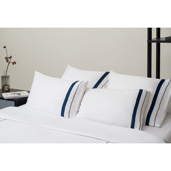 Простыня на резинке из сатина белого цвета из коллекции Essential, 160х200х30 см, изображение 6