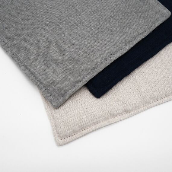 Прихватка из умягченного льна темно-синего цвета Essential, 22х22 см, изображение 4