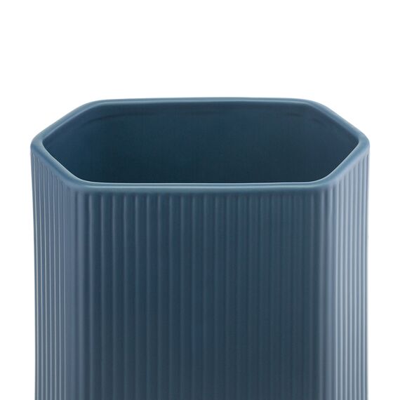 Ваза темно-синего цвета из коллекции Edge, 20см, Tkano, изображение 10