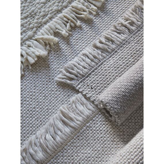 Ковер из переработанного пластика светло-серого цвета из коллекции Ethnic, 60х90 см, Tkano, изображение 7