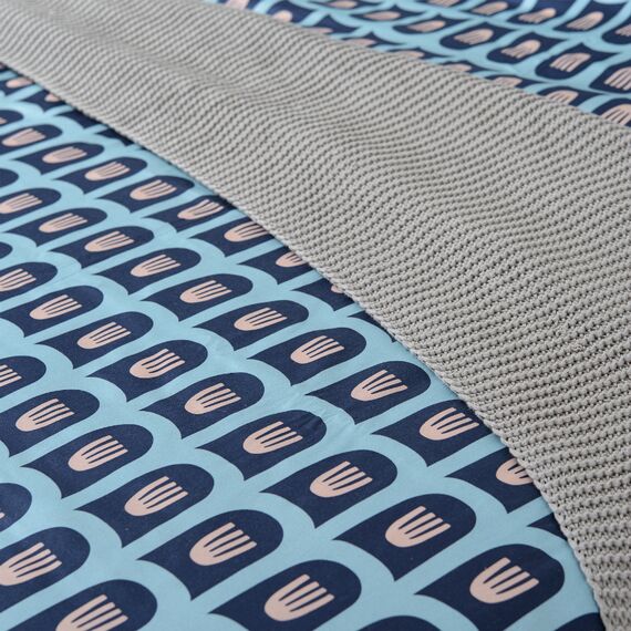 Комплект постельного белья из сатина голубого цвета с принтом Blossom time из коллекции Cuts&Pieces, изображение 5