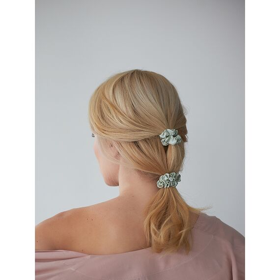 Набор из 4 шелковых резинок для волос мятного цвета из коллекции Essential, Tkano, изображение 6