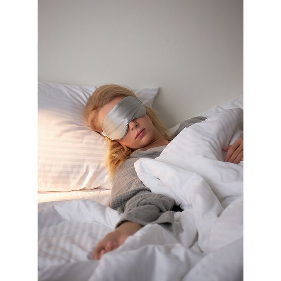 Маска для сна из натурального шелка светло-серого цвета из коллекции Essential, Tkano, изображение 8
