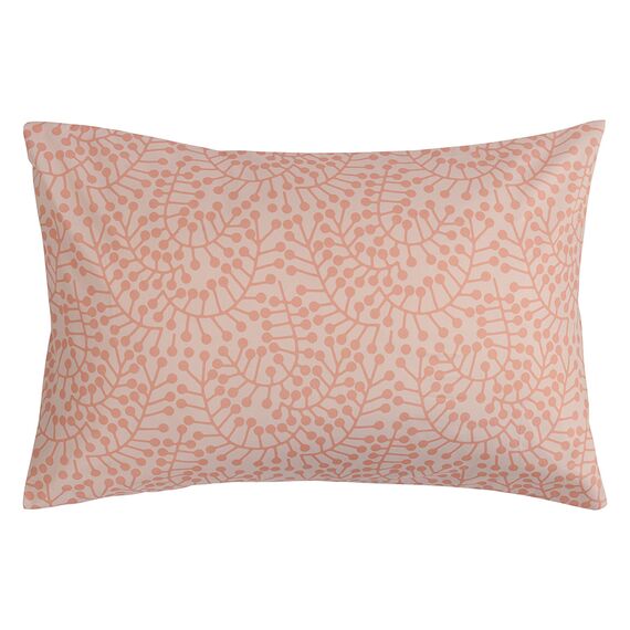 Набор из двух наволочек розового цвета с принтом Спелая смородина из коллекции Scandinavian touch, 50х70 см, изображение 6