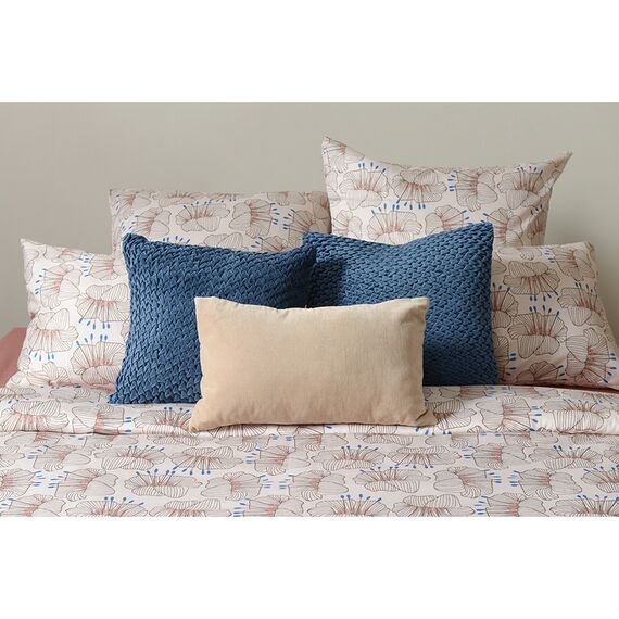 Набор из двух наволочек из сатина с принтом 'Цветы' из коллекции Prairie, 70х70 см, изображение 3