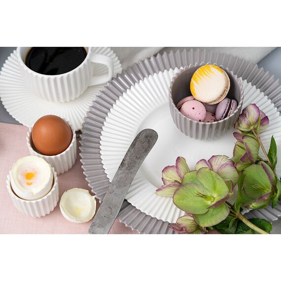 Набор из двух подставок для яиц белого цвета из коллекции Edge, S, Tkano, изображение 7