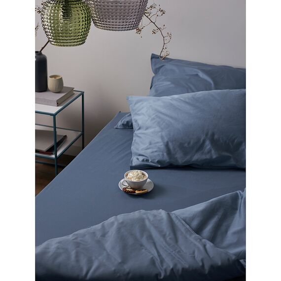 Набор из двух наволочек из сатина джинсово-синего цвета с брашинг-эффектом из коллекции Essential, 70х70 см, Tkano, изображение 6
