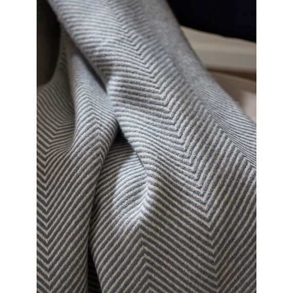 Плед из шерсти мериноса серого цвета из коллекции Essential, 130х180 см, Tkano, изображение 6