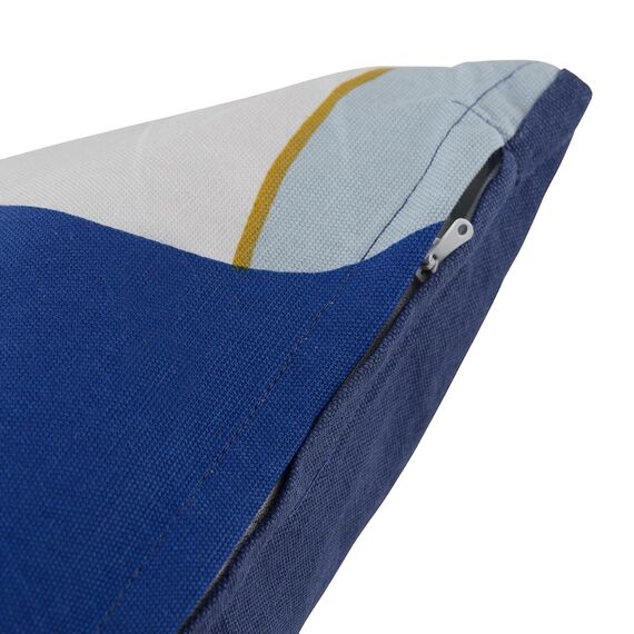 Подушка декоративная из хлопка синего цвета с авторским принтом из коллекции Freak Fruit, 45х45 см, изображение 5