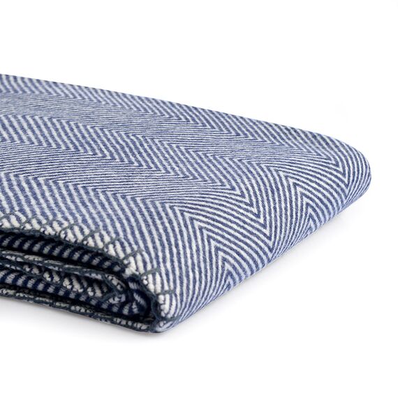 Плед из шерсти мериноса темно-синего цвета из коллекции Essential, 130х180 см, Tkano, изображение 11