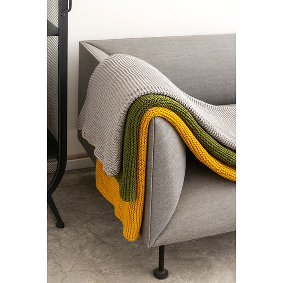 Плед из хлопка жемчужной вязки оливкового цвета из коллекции Essential, 130х180 см, изображение 14