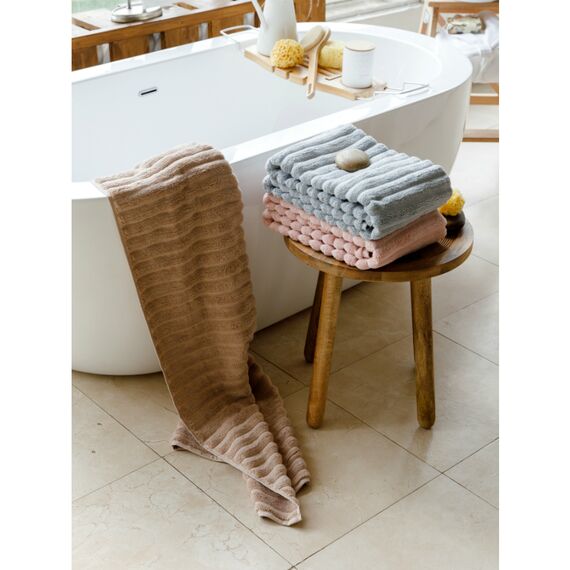 Полотенце банное Waves серого цвета из коллекции Essential, 70х140 см, изображение 2