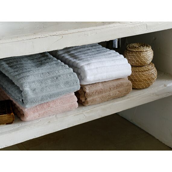 Полотенце банное Waves бежевого цвета из коллекции Essential, 70х140 см, изображение 4