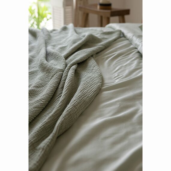 Покрывало двухстороннее из многослойного муслина травянисто-зеленого цвета из коллекции Essential, 180х250 см, Tkano, изображение 4
