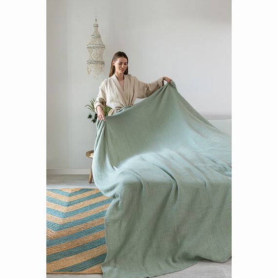 Покрывало двухстороннее из многослойного муслина травянисто-зеленого цвета из коллекции Essential, 180х250 см, Tkano, изображение 3