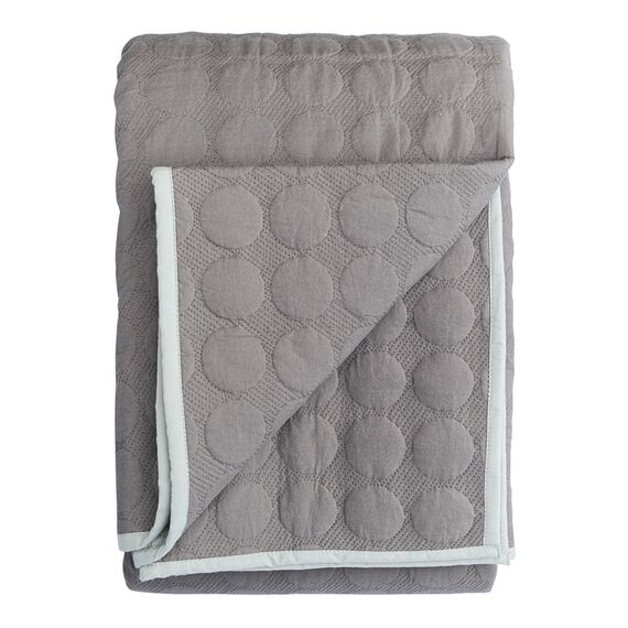 Покрывало стеганое Solid dots серого цвета из коллекции Essential, 230х250 см, Tkano, изображение 11