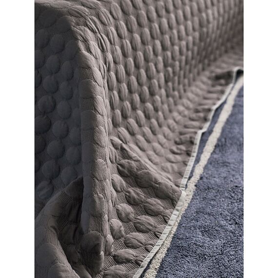 Покрывало стеганое Solid dots серого цвета из коллекции Essential, 230х250 см, Tkano, изображение 7