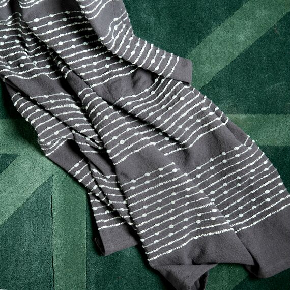 Покрывало из хлопка серого цвета с декоративной строчкой из коллекции Ethnic, 230х250 см, изображение 6