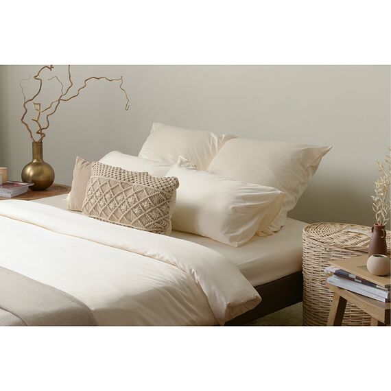 Простыня на резинке из сатина кремового цвета из коллекции Essential, 200х200х30 см, изображение 5