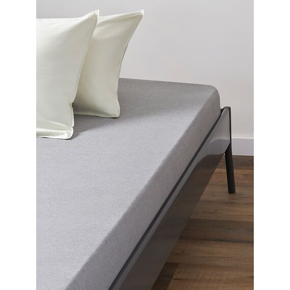 Простыня на резинке из хлопкового трикотажа серо-бежевого цвета из коллекции Essential, 180х200х30 см, Tkano, изображение 3