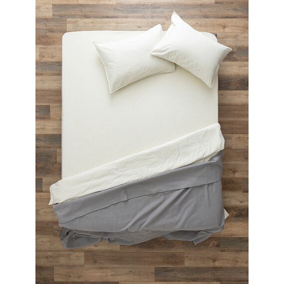 Простыня на резинке из хлопкового трикотажа серо-бежевого цвета из коллекции Essential, 160х200х30 см, Tkano, изображение 2