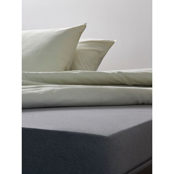 Простыня на резинке из хлопкового трикотажа серого цвета из коллекции Essential, 160х200х30 см, Tkano, изображение 3