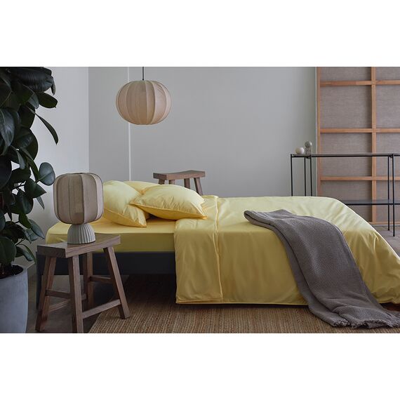 Простыня на резинке из стираного перкаля светло-желтого цвета из коллекции Essential, 200х200х30 см, Tkano, изображение 3