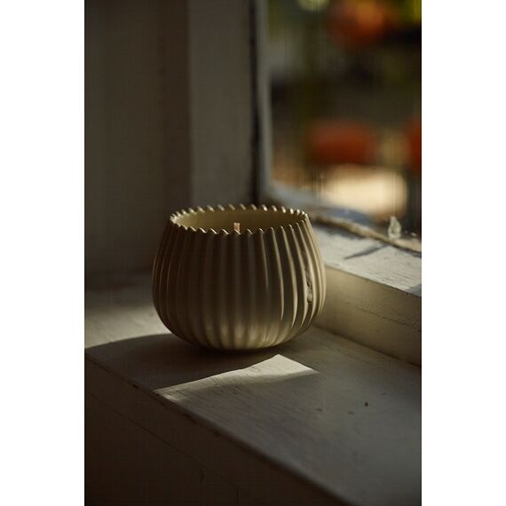 Свеча ароматическая Green tea & Pear blossom из коллекции Edge, бежевый, 30 ч, Tkano, изображение 12