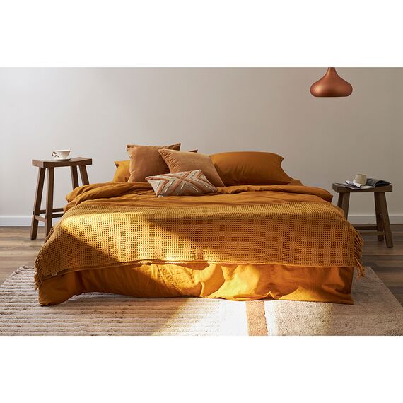 Простыня изо льна и хлопка цвета карри из коллекции Essential, 240х270 см, Tkano, изображение 2