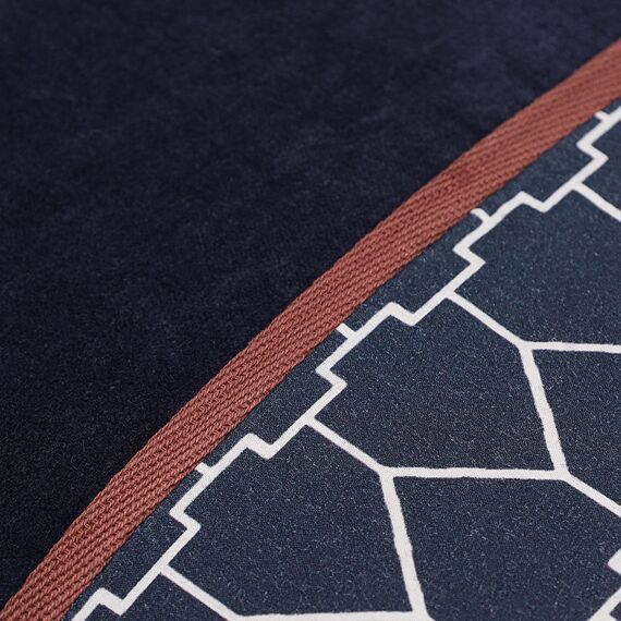 Чехол на подушку из хлопкового бархата с геометрическим принтом темно-синего цвета из коллекции Ethnic, 45х45 см, изображение 4